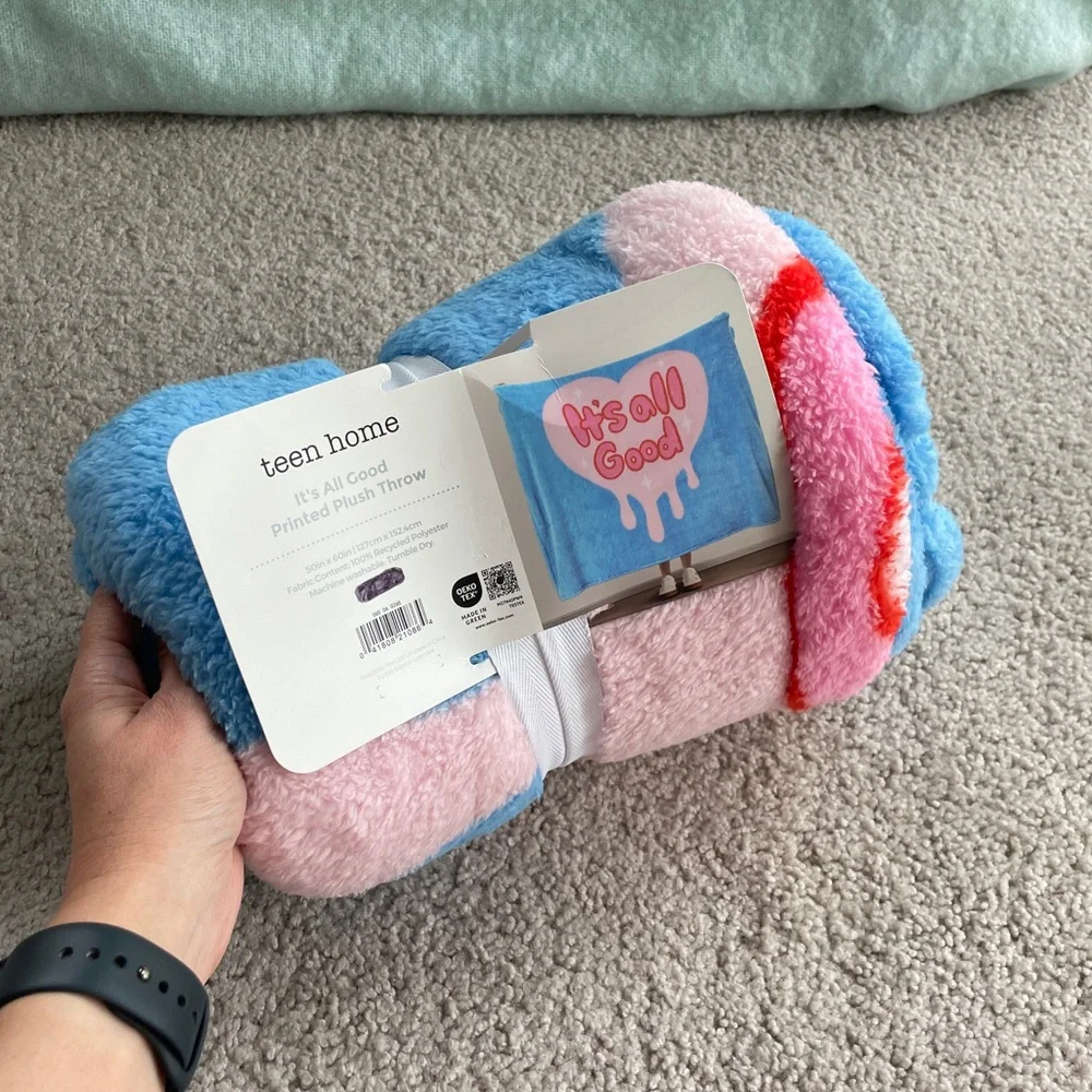Target Teen Home -It's All Good Melting Heart Printed Throw 50x60